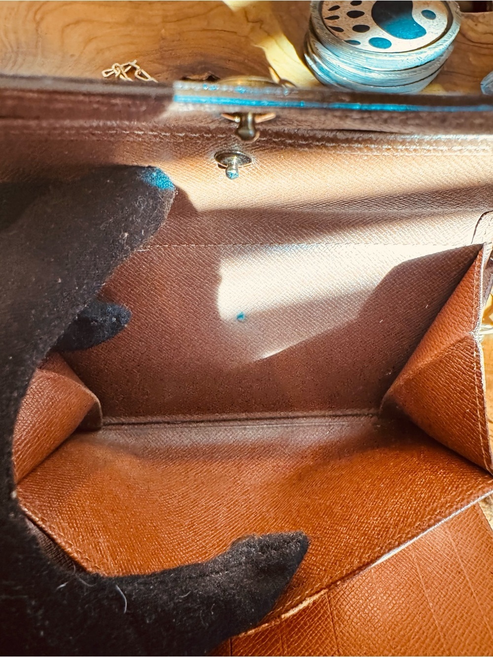 Just in 🔥 Louis VUITTON
Monogram Porte Tresor Etui
Papiers
Wallet converted - Picture 13 of 17